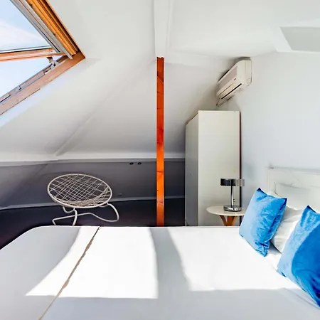 Bica's River View Duplex Apartment