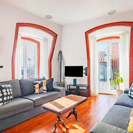 Bica's River View Duplex *