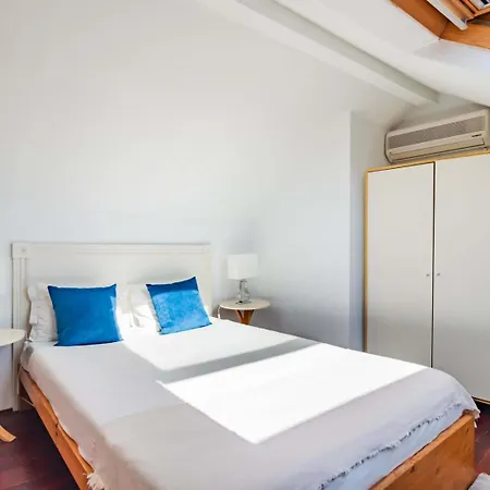 Bica's River View Duplex Appartement